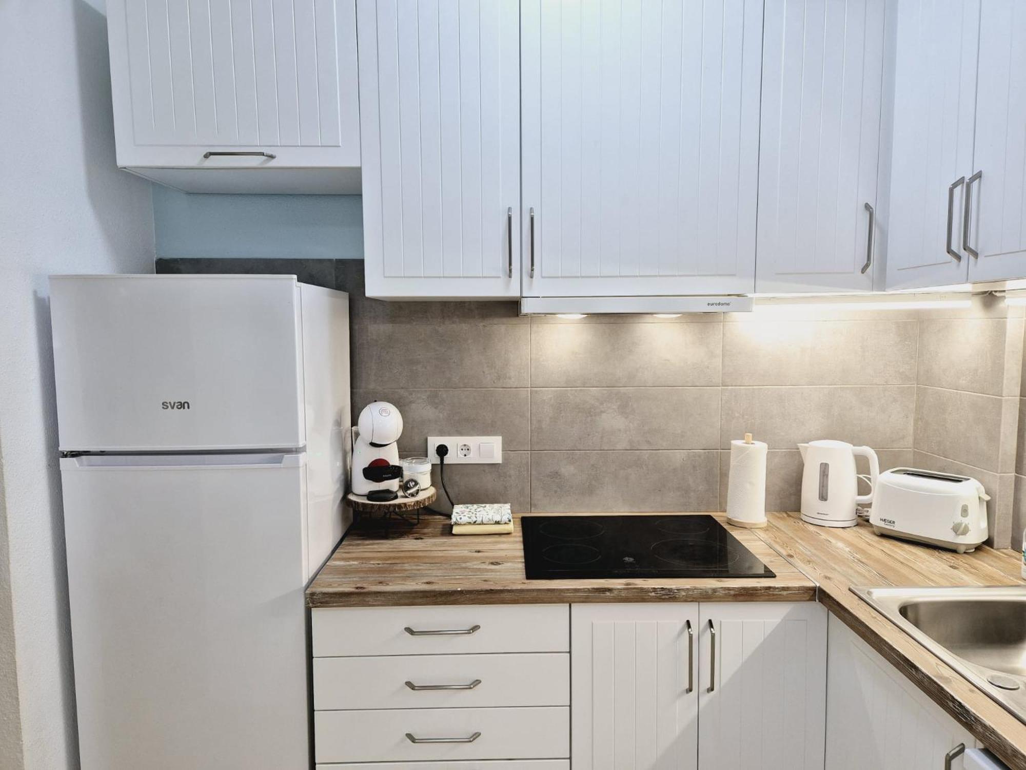 La Casa De Veronica - Serene Apartment With Shared Pool, Steps From The Beach Torrevieja Esterno foto